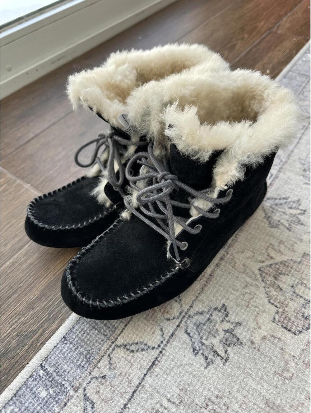 UGG Black Suede Shearling Lined Moccasin Boots women’s size 5
